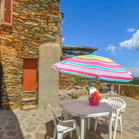 Ferienhaus 3 Bedroom Awesome In Di Pietra-di-Verde