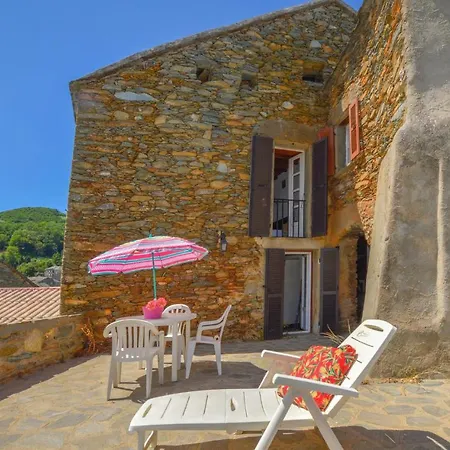 Ferienhaus 3 Bedroom Awesome In Di Pietra-di-Verde