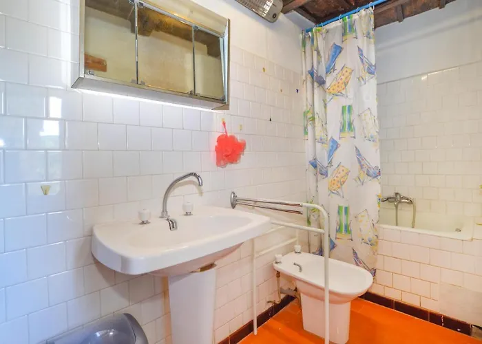 3 Bedroom In Di Pietra-di-Verde