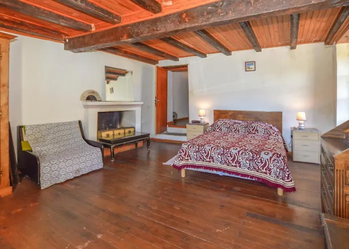 3 Bedroom In Di * Pietra-di-Verde